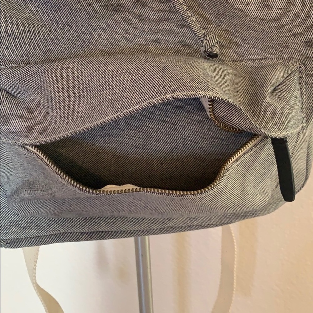 Gray Drawstring Backpack With Padded Laptop Sleeve - image 7